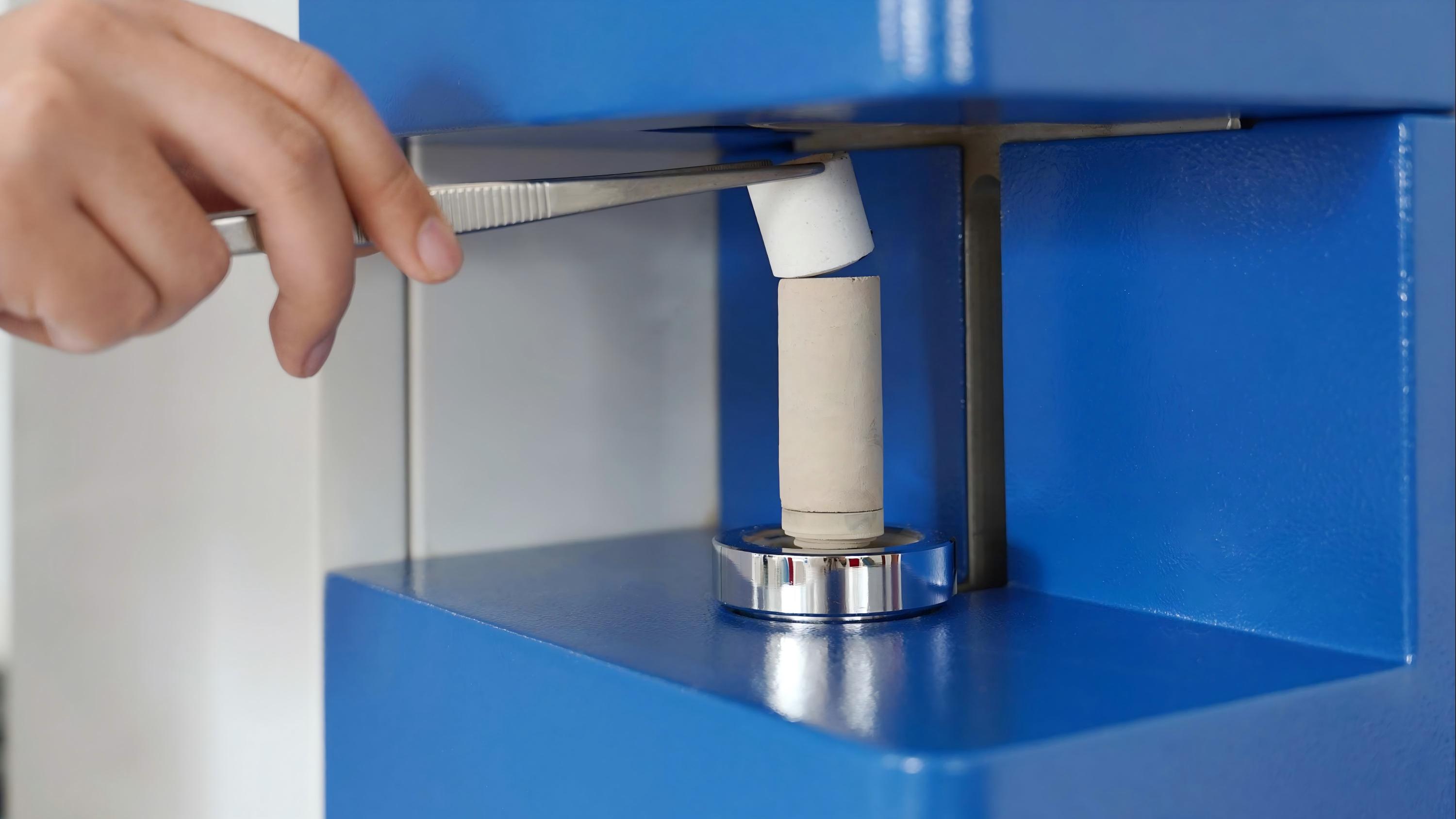 Analyseur de carbone et de soufre CS 8820S pour fonte