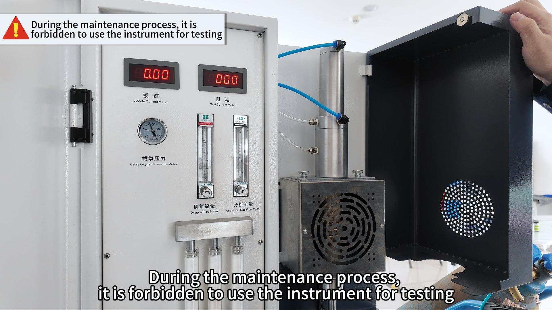 Analyseur de carbone et de soufre (analyse élémentaire) ; réglage du débitmètre de gaz analytique